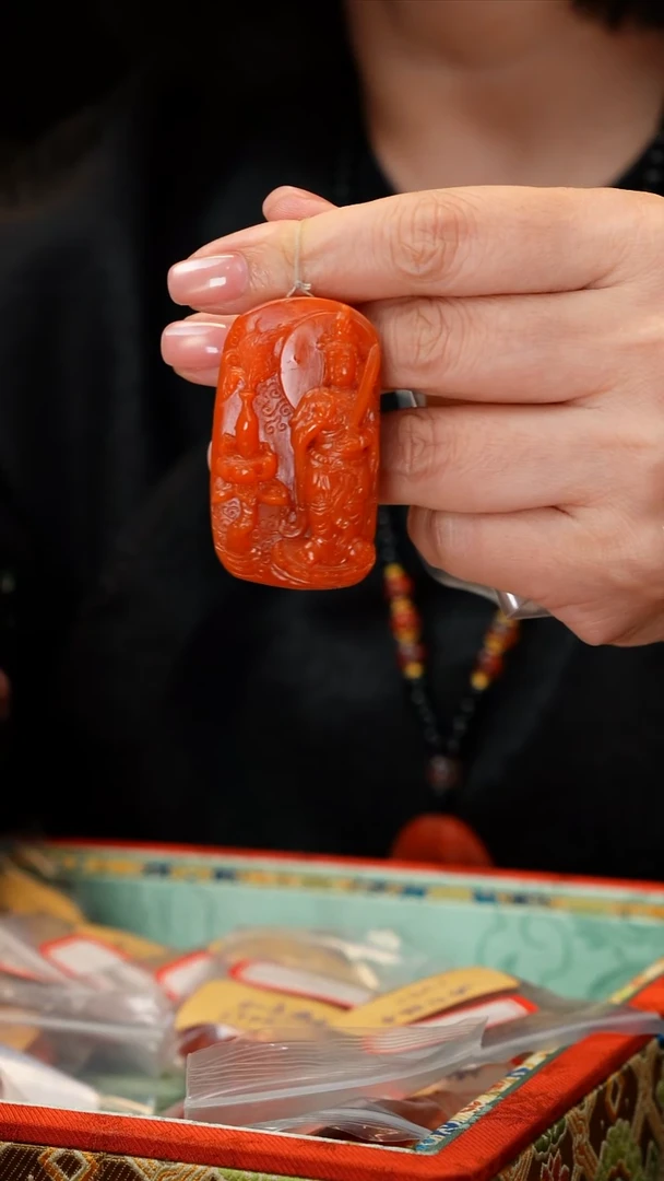 吊坠(不含链)未镶嵌南红玛瑙保山雕刻件@！