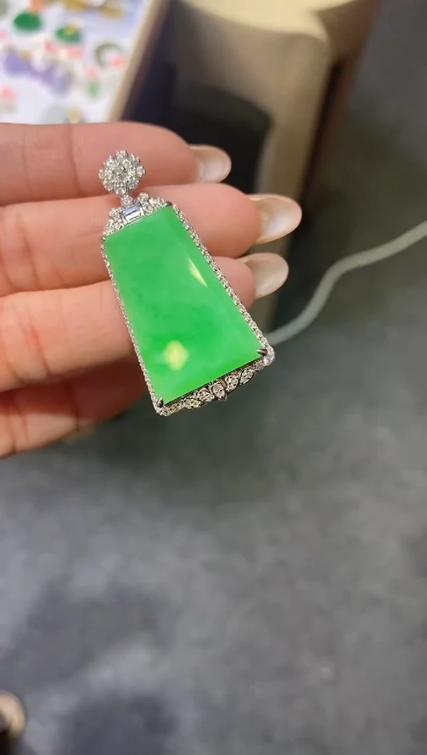 翡翠18K金镶嵌吊坠(不含链)无事牌