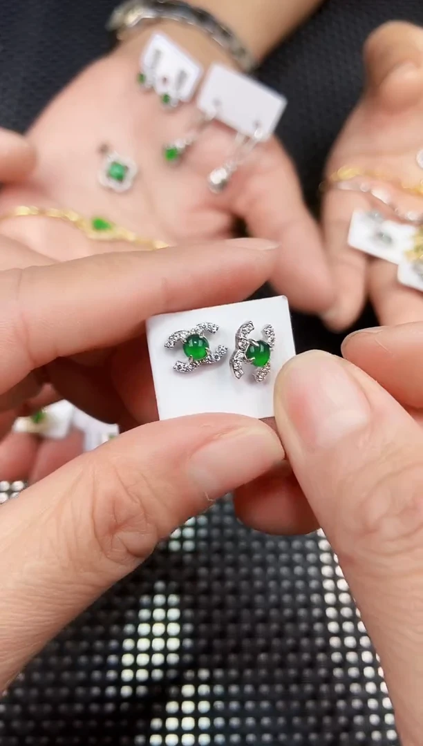 【闪购商品】翡翠耳饰未镶嵌11111111