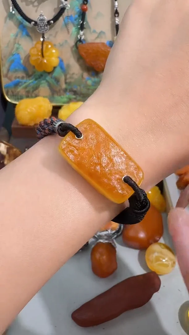 未镶嵌琥珀裸石琥珀