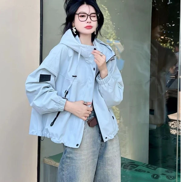 春秋时尚休闲百搭防水防风户外春秋季拉链女宽松型连帽短外套908