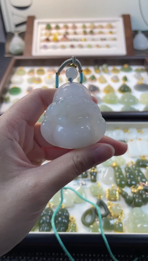 吊坠(不含链)未镶嵌石英质玉天山翠大佛带绳子发