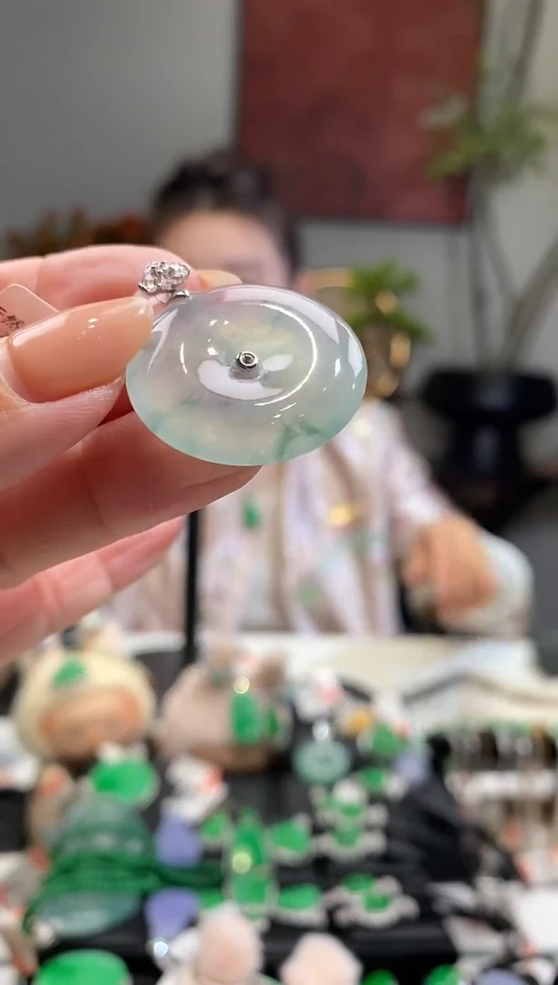 吊坠(不含链)18K金镶嵌翡翠平安扣