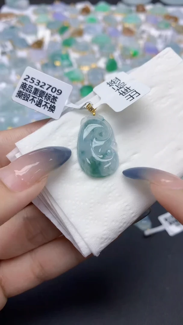 翡翠18K金镶嵌颈饰天然a货翡翠