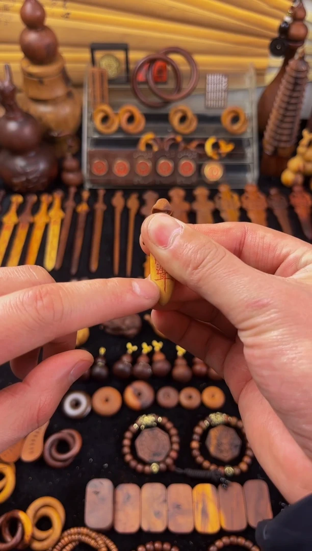 【闪购商品】木桃木紫薇讳小剑吊坠