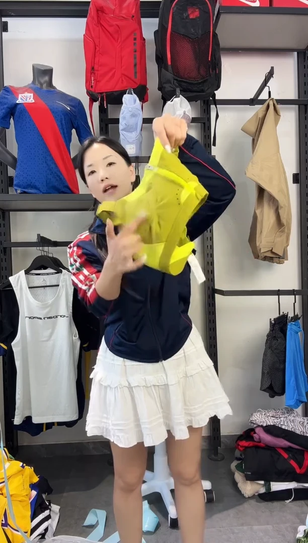 136   编码 瑕疵款直播间过款为准 尺码
