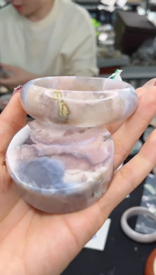 【闪购商品】石英质玉手镯未镶嵌59圈口（赠品镯心）1681092