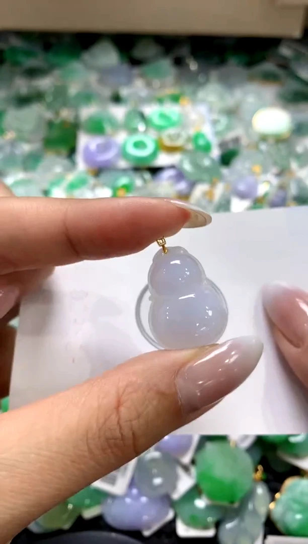 颈饰18K金镶嵌翡翠a货支持复检百元以上9元证书费自理