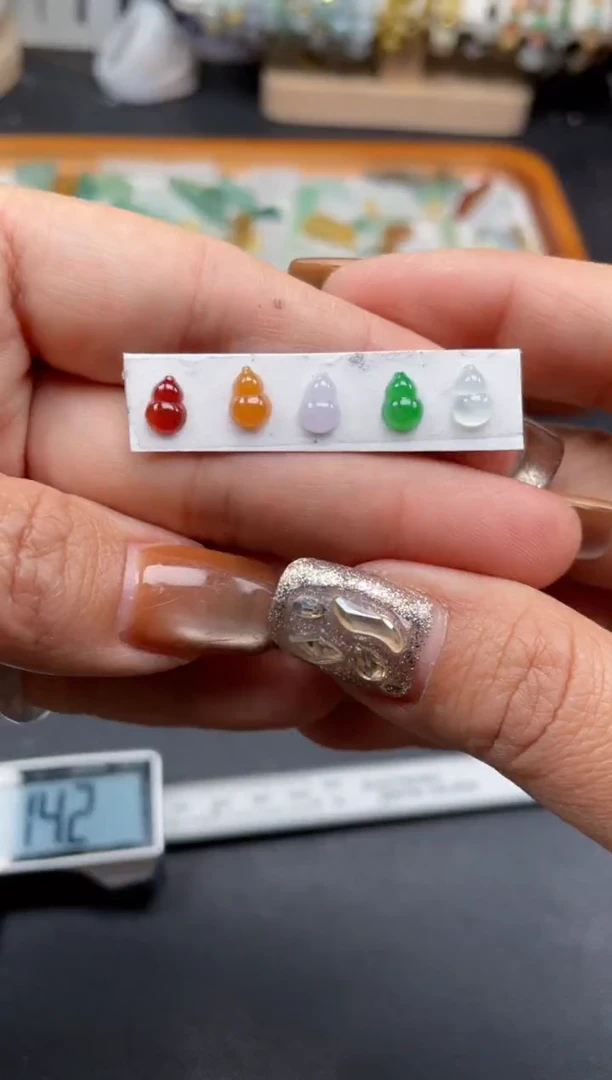 配石翡翠哼***子天然翡翠10