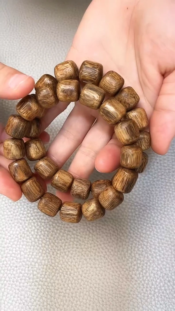 沉香手串棋楠红金猊随型约1.3大单圈多样性发其一