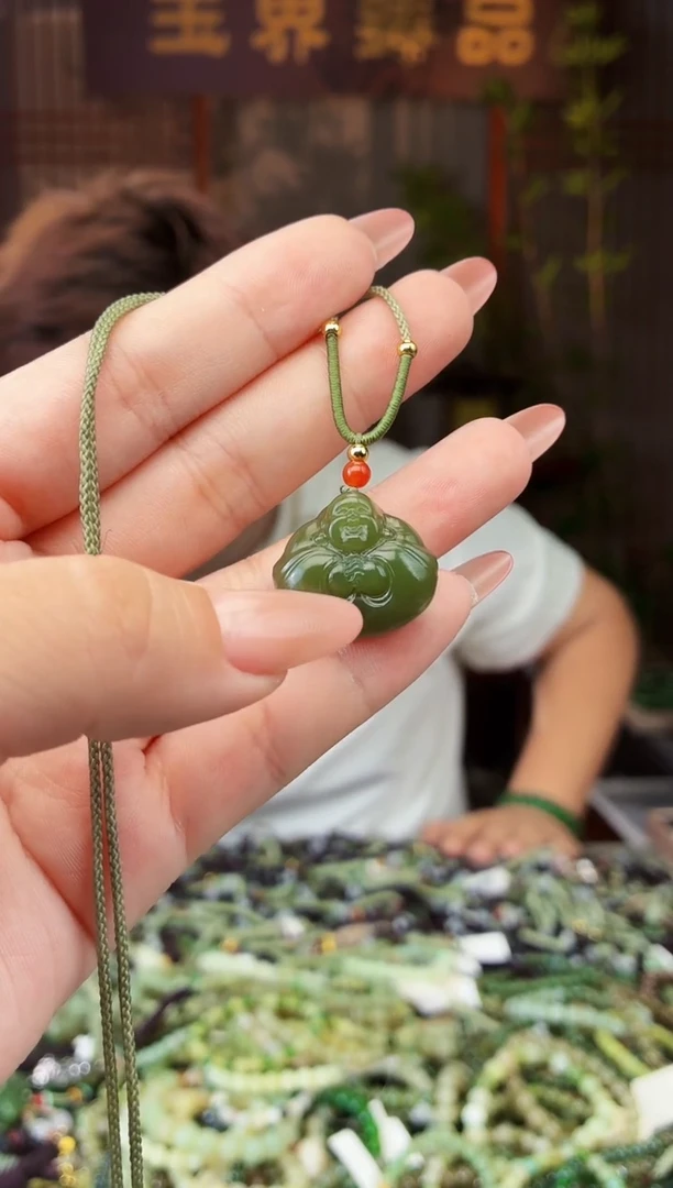 和田玉未镶嵌颈饰拍一发一