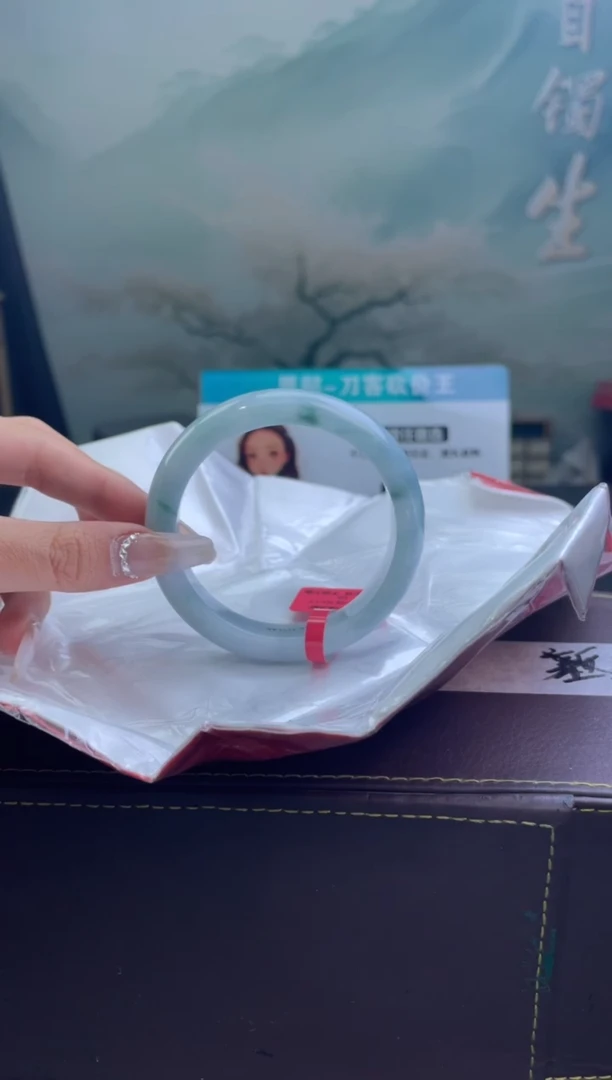 翡翠手镯未镶嵌7