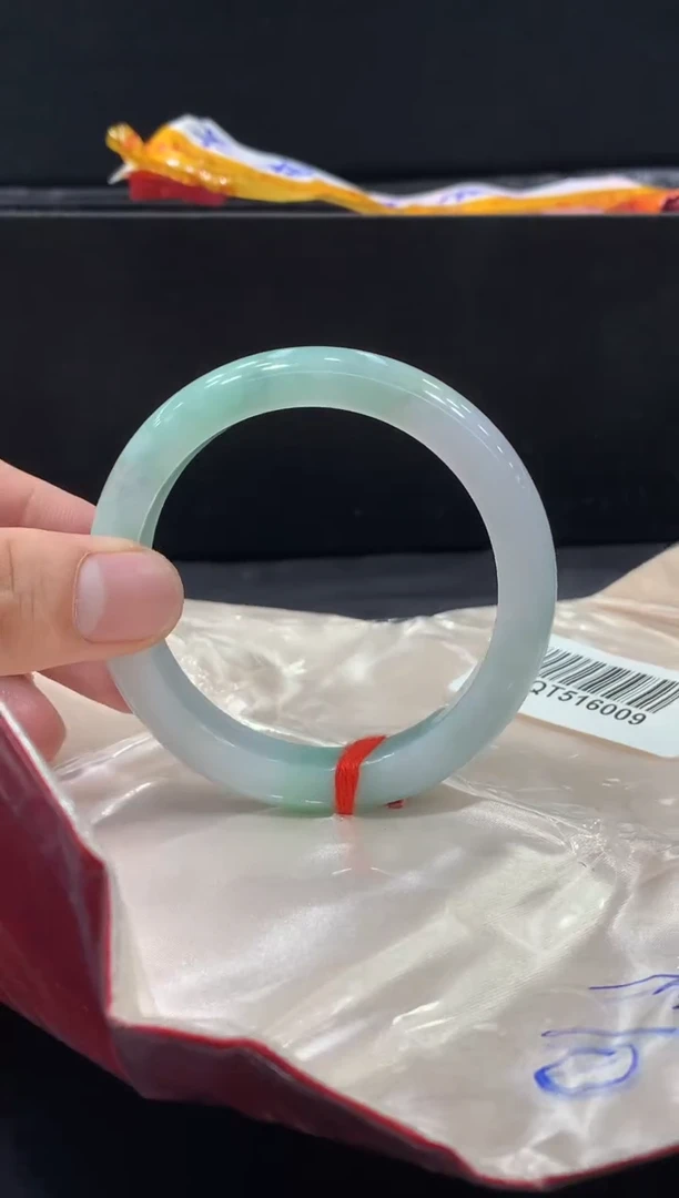 未镶嵌手镯翡翠翡翠手镯