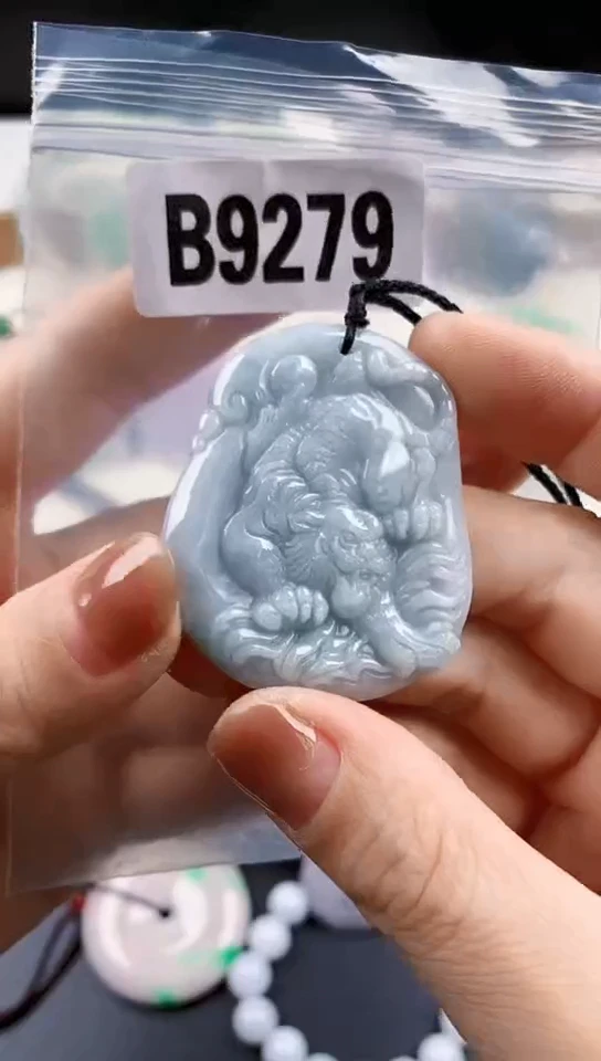 颈饰未镶嵌翡翠天然翡翠吊坠挂件