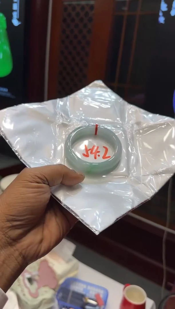 未镶嵌手镯翡翠手镯