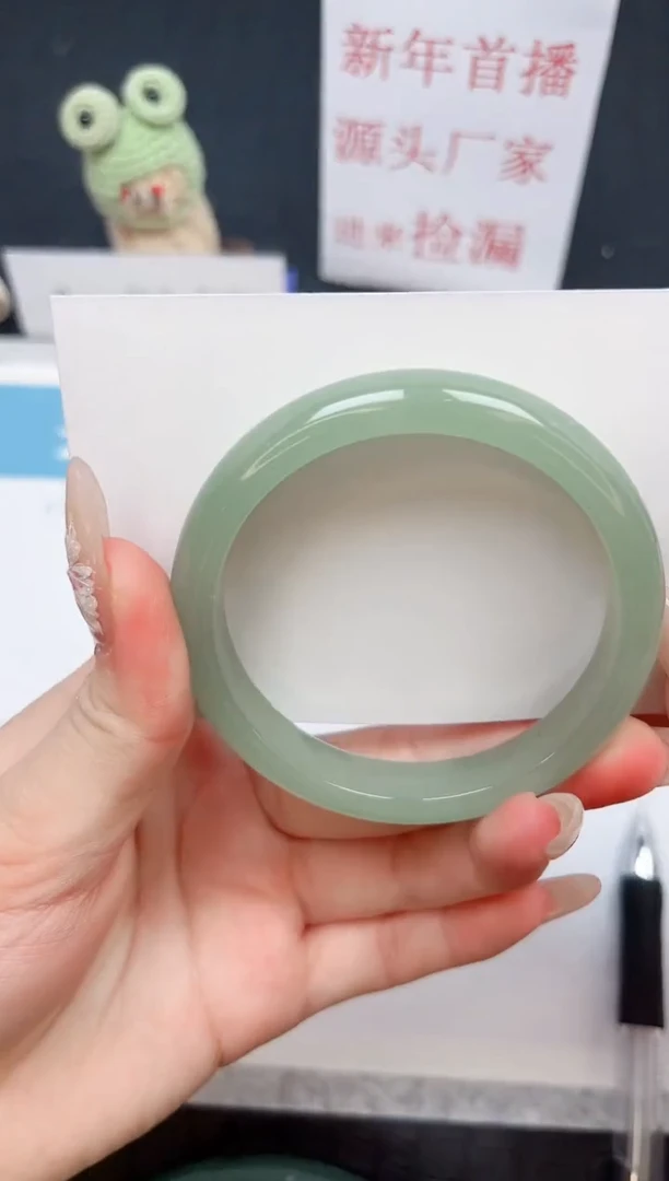 【闪购商品】石英质玉手镯未镶嵌227-54.8