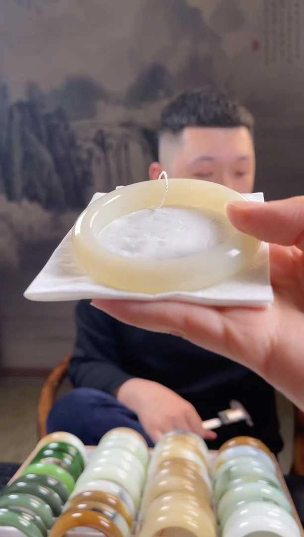 未镶嵌手镯和田玉59+圈口8524