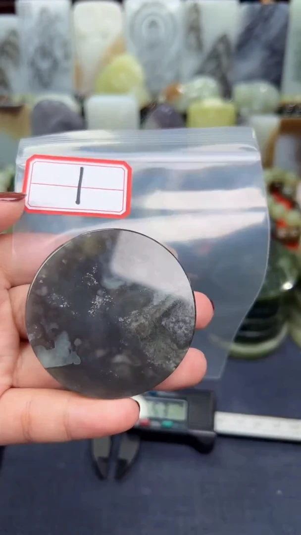 颈饰未镶嵌和田玉珊**迟和田玉