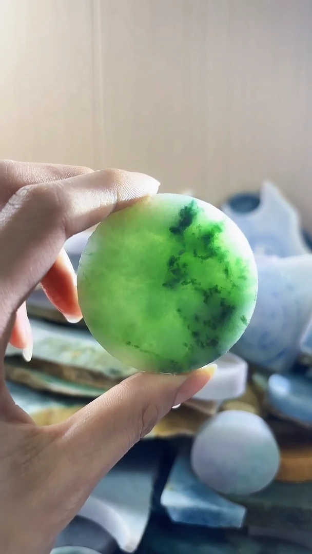 翡翠未镶嵌颈饰翡翠A货 陈谭21