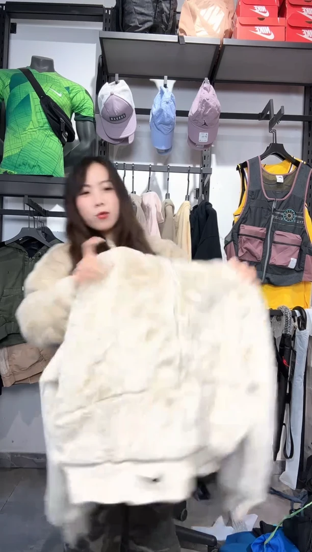 1123  编码 瑕疵款直播间过款为准 尺码  L165