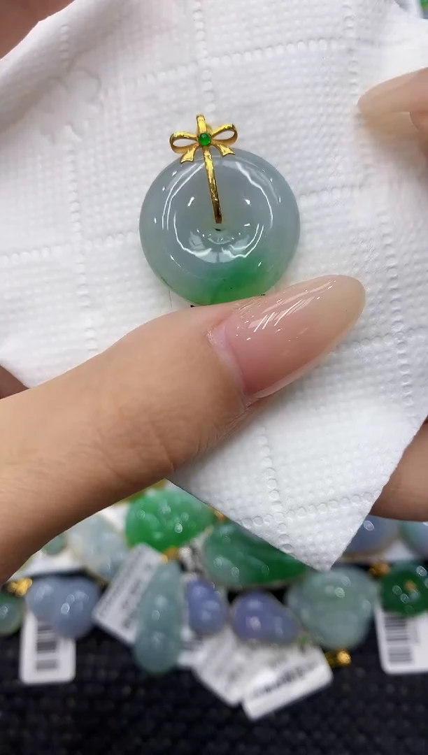 翡翠18K金镶嵌颈饰111111111111