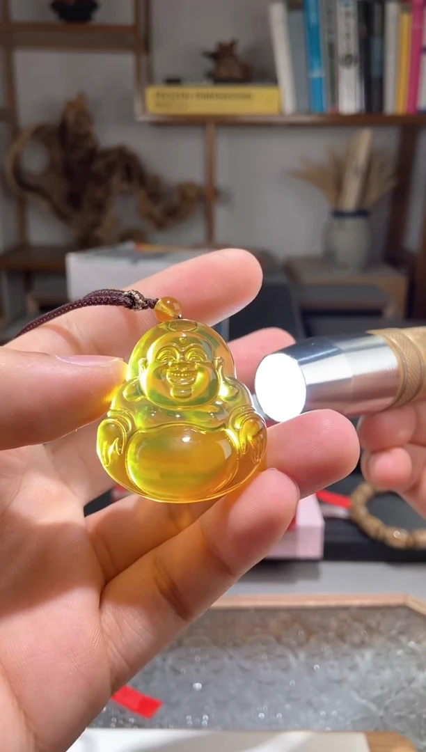 琥珀颈饰未镶嵌弥勒佛