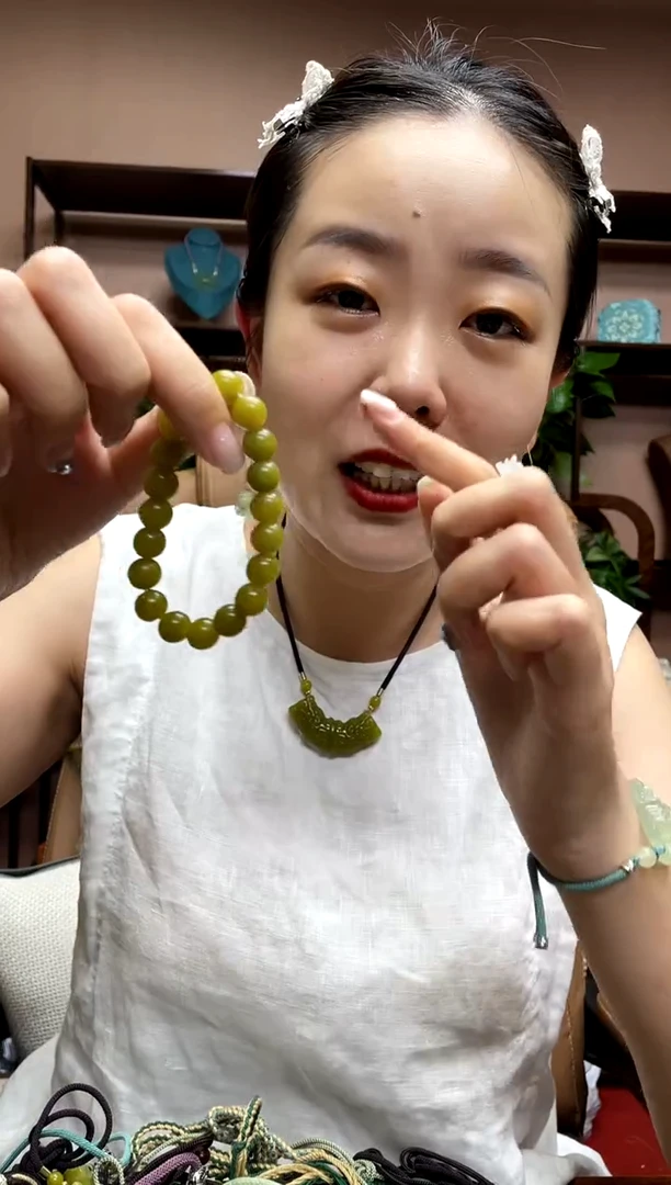 岫玉未镶嵌手串多样性发货发其中之一
