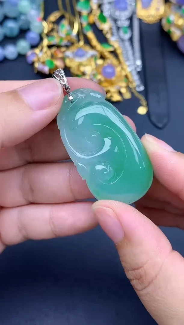 颈饰18K金镶嵌翡翠335-春日珠宝