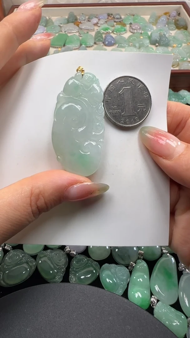 吊坠(不含链)18K金镶嵌翡翠如意