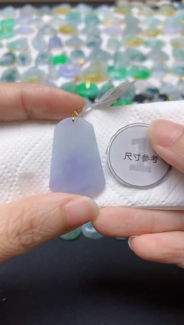 翡翠18K金镶嵌颈饰天然缅甸A货翡翠