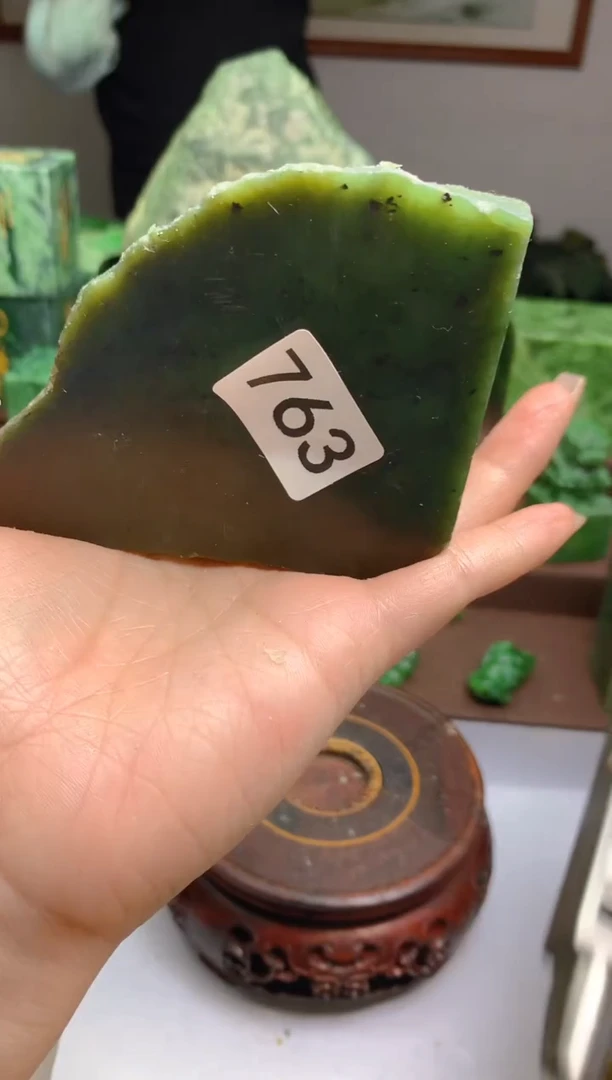 和田玉（碧玉）未镶嵌珠宝半成品1