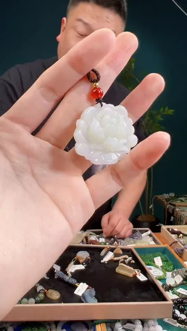 颈饰未镶嵌和田玉一物一证 拍一单发一个