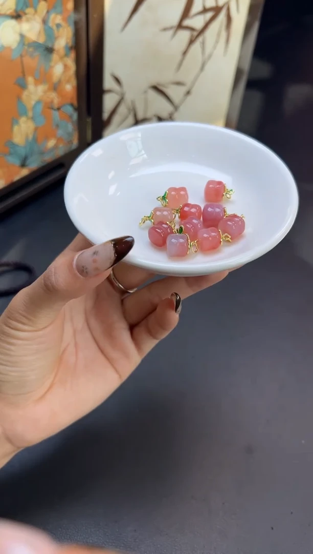 未镶嵌颈饰玛瑙/玉髓柿子W356-25082901A多样性发一