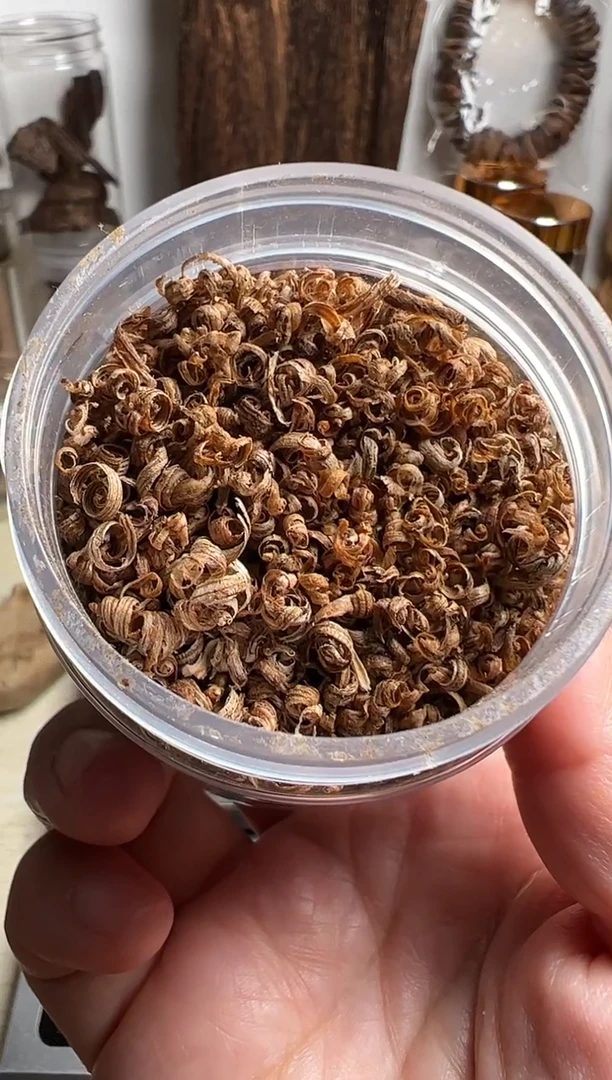 沉香沉香碎屑越南沉香勾丝10克