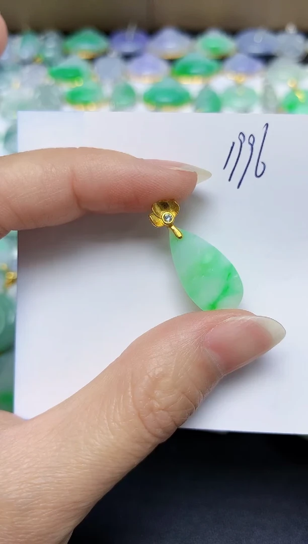 翡翠未镶嵌颈饰天然缅甸翡翠A货