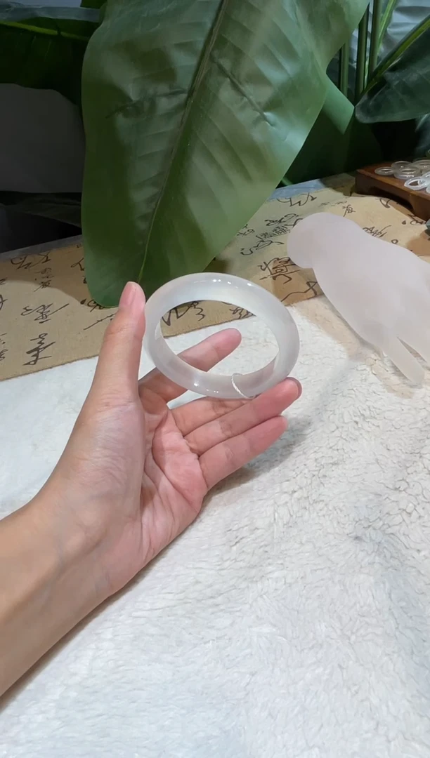 手镯玛瑙/玉髓未镶嵌56.8鉴赏期48小时