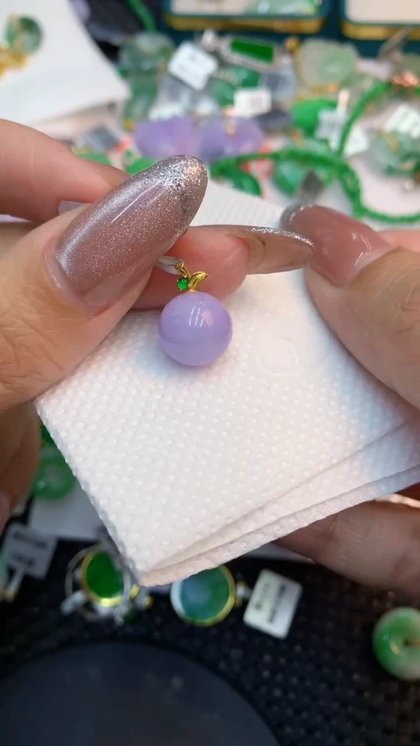 颈饰18K金镶嵌翡翠1