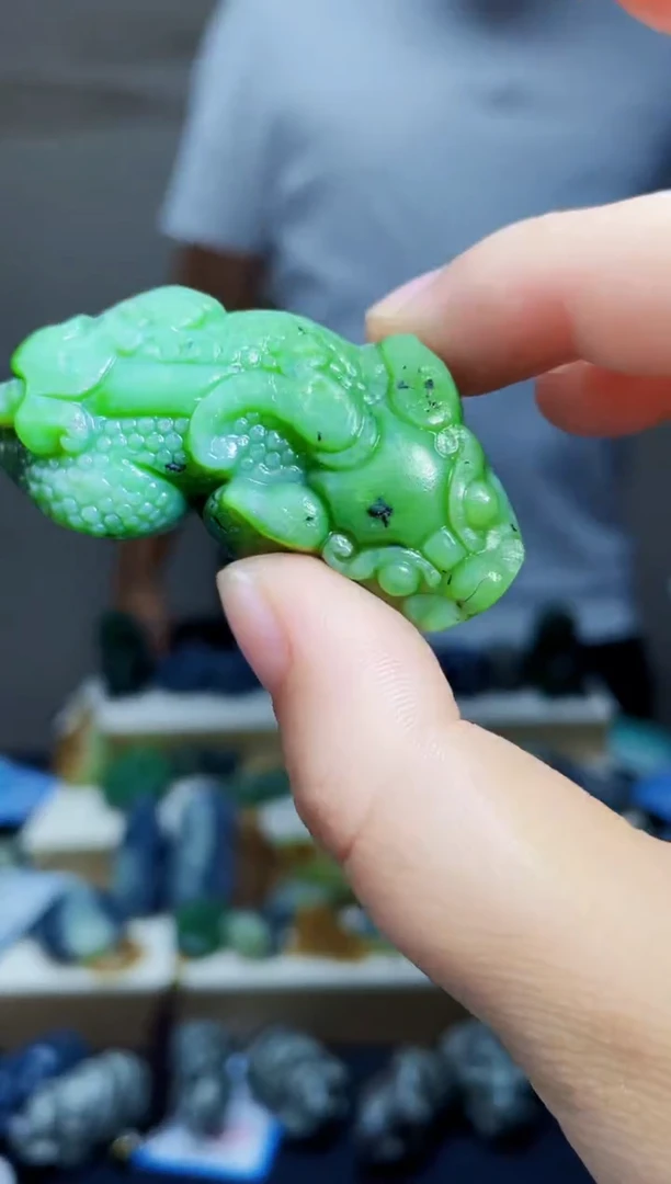 和田玉未镶嵌颈饰1