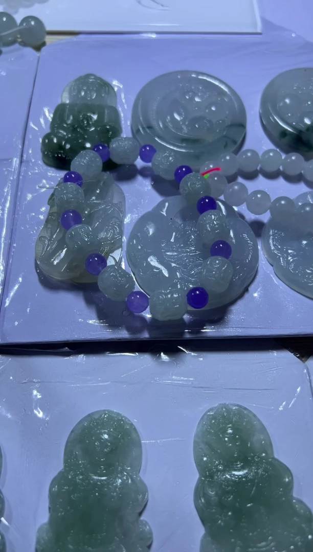 定制翡翠未镶嵌手串