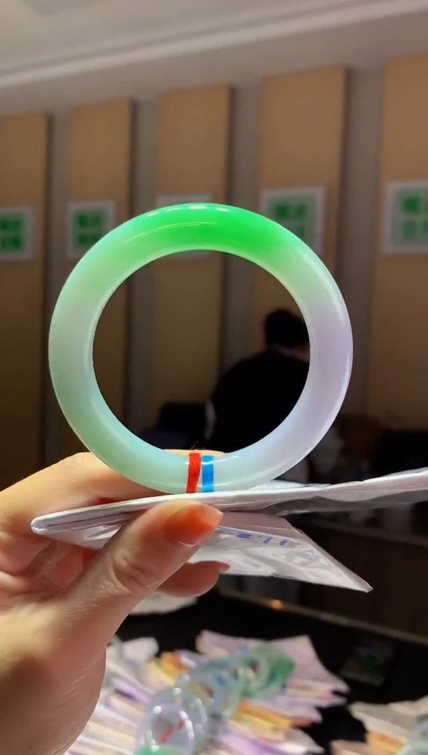 未镶嵌手镯翡翠- Q117圈口 56全款11.8万 定金2万