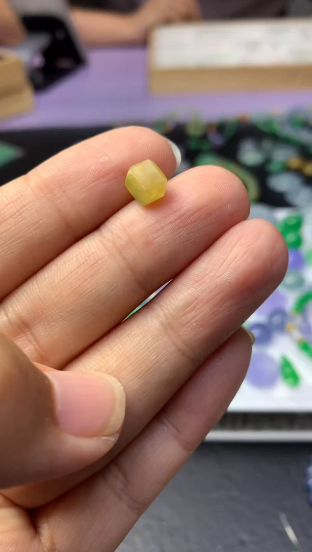 未镶嵌定制翡翠毛货