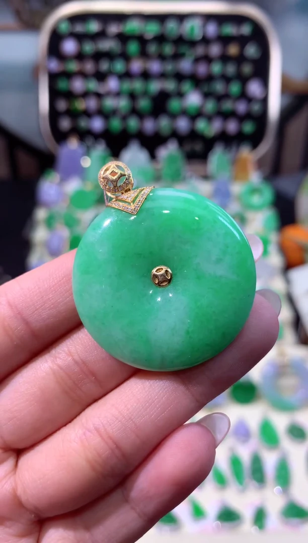 【闪购商品】翡翠颈饰18K金镶嵌缅甸天然A货翡翠