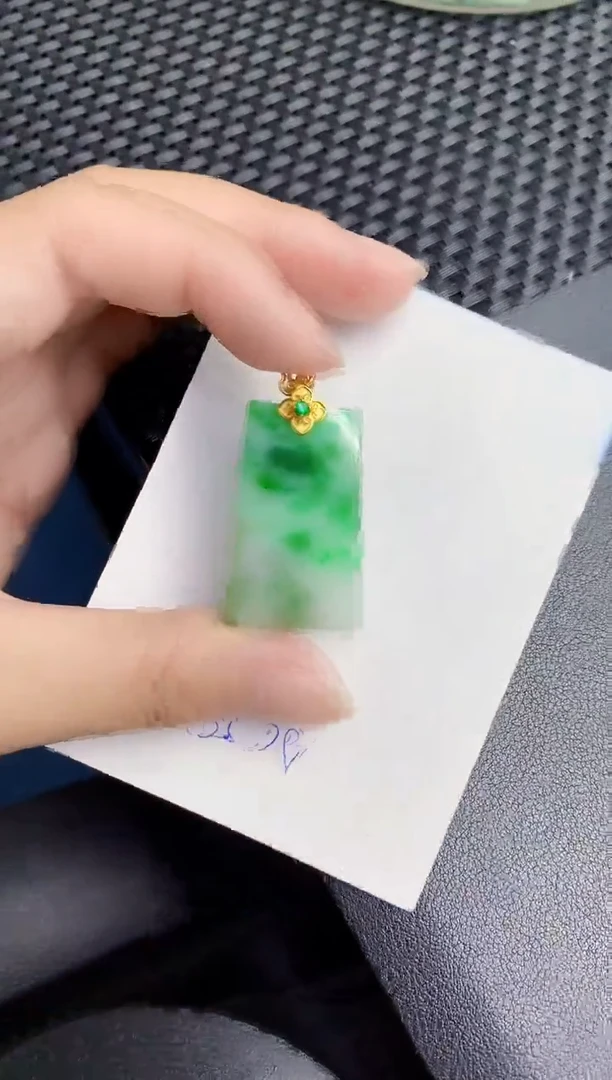 翡翠未镶嵌颈饰000000000