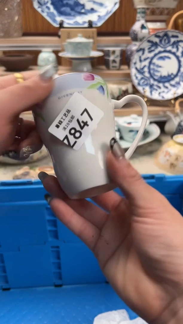 瓷片哈****塔847 Z满28包邮 不满找客服延期发货