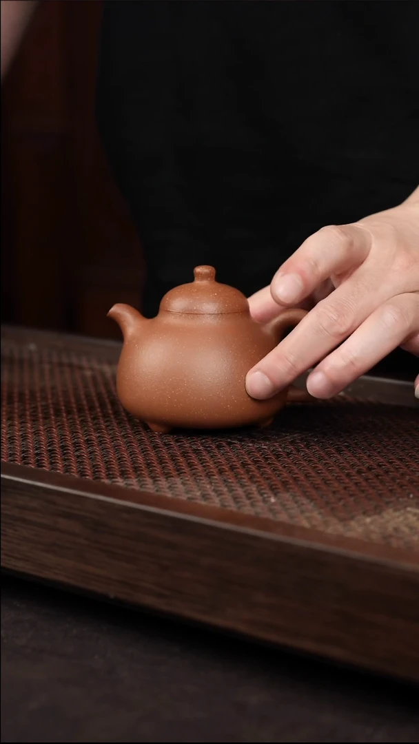 茶壶紫砂黄降坡三足乳鼎
