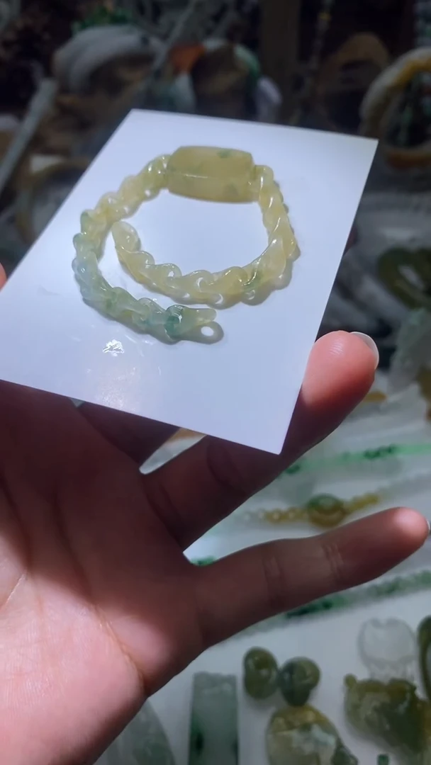 定制翡翠未镶嵌翡翠链子