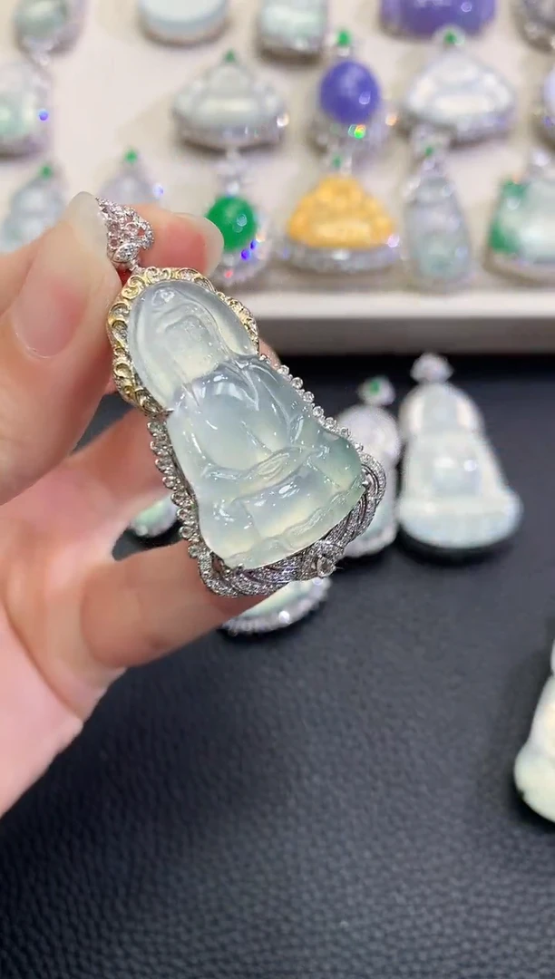 翡翠18K金镶嵌吊坠(不含链)春日珠宝 D12