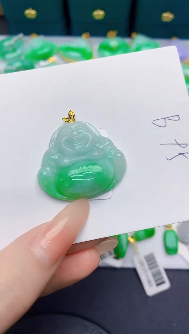 颈饰18K金镶嵌翡翠缅甸天然翡翠A货