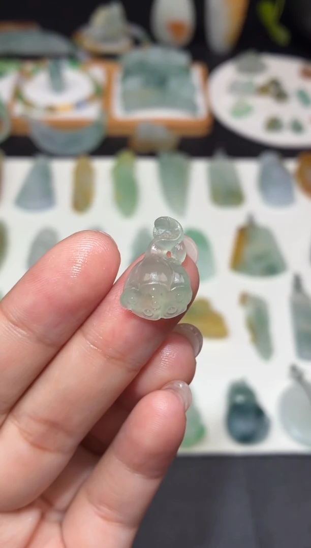 未镶嵌定制翡翠小莲蓬