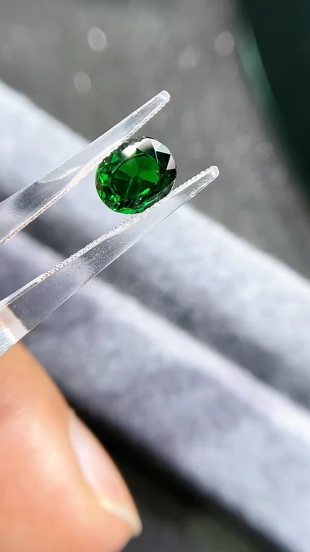 【闪购商品】定制石榴石定制未镶嵌1.64克拉卡扎尼莎弗莱天然国际书